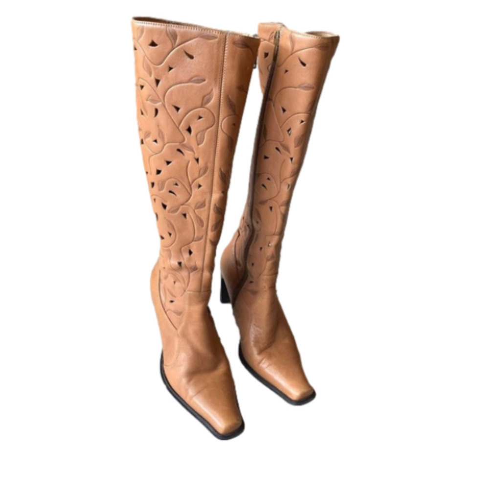 Deacon - Leather - Brown/cream - Cut Out Floral
Knee High Heel Boots - Size 7